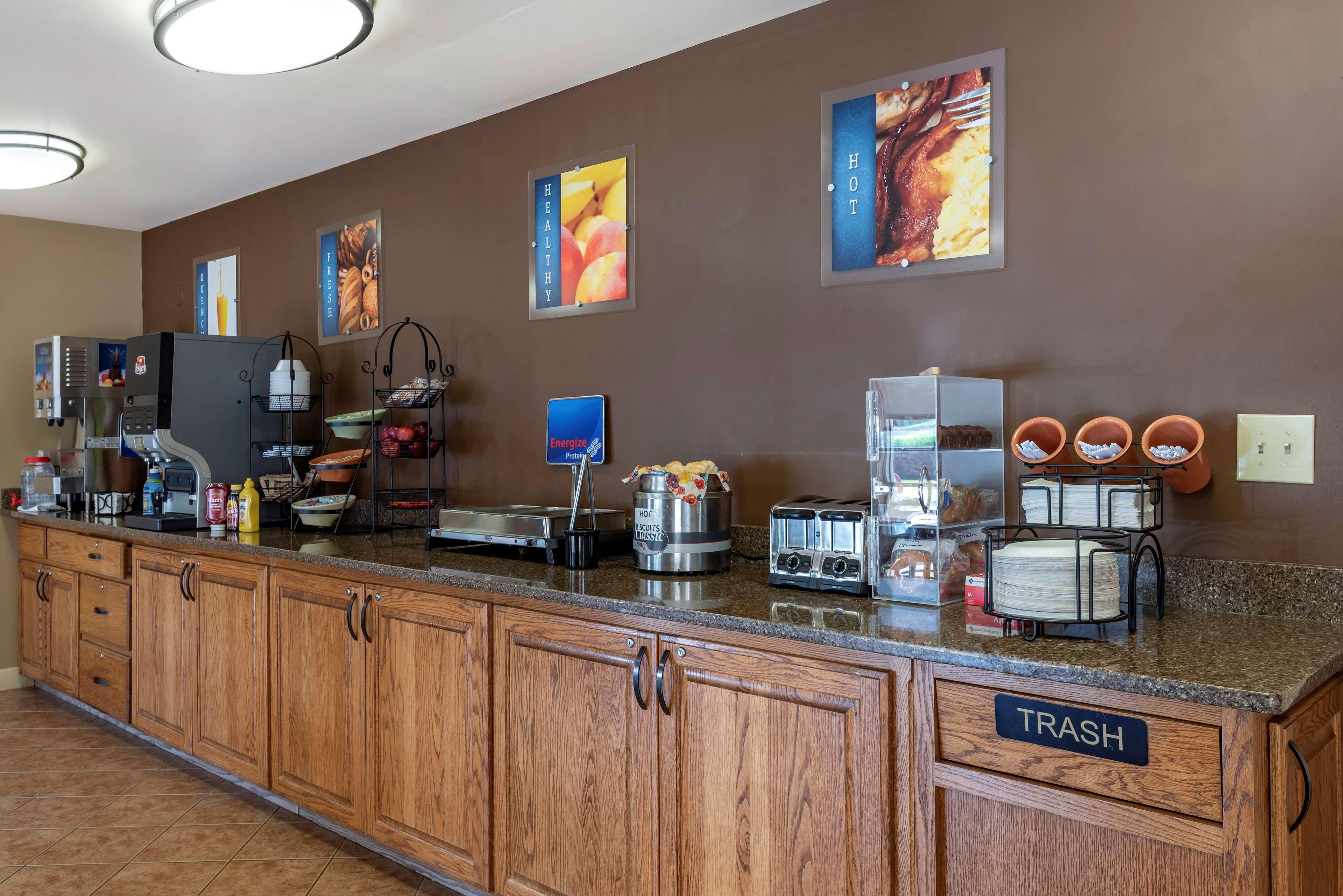 Best Western Sherwood Inn Clarksville Экстерьер фото