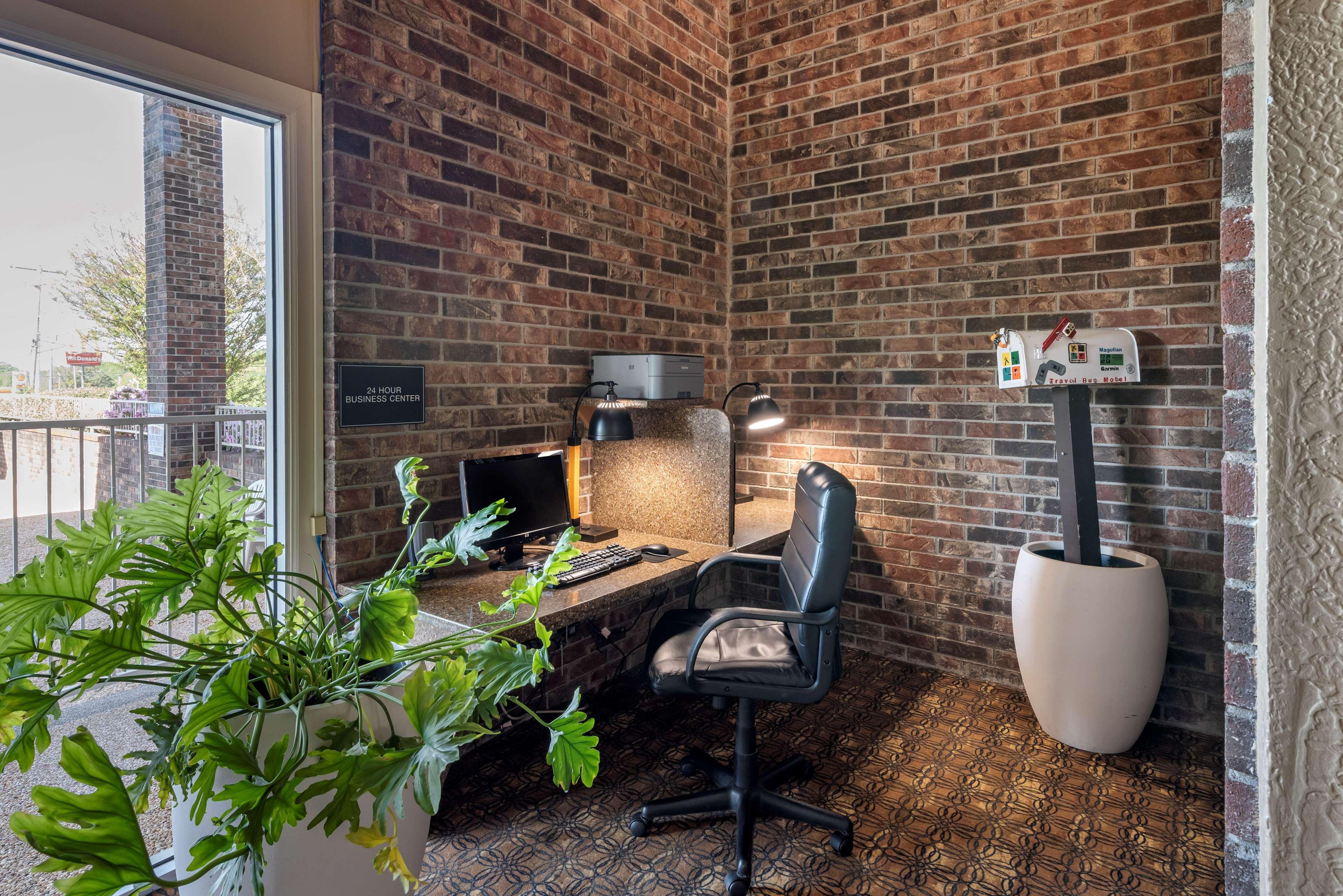 Best Western Sherwood Inn Clarksville Экстерьер фото