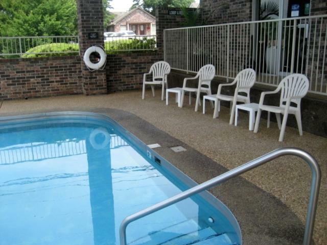 Best Western Sherwood Inn Clarksville Экстерьер фото